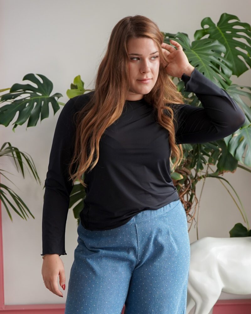 La maglia in tulle nero